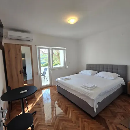 Blagdan Apartament *